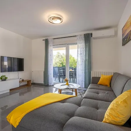 Domus Alba Apartments Pula Exterior photo