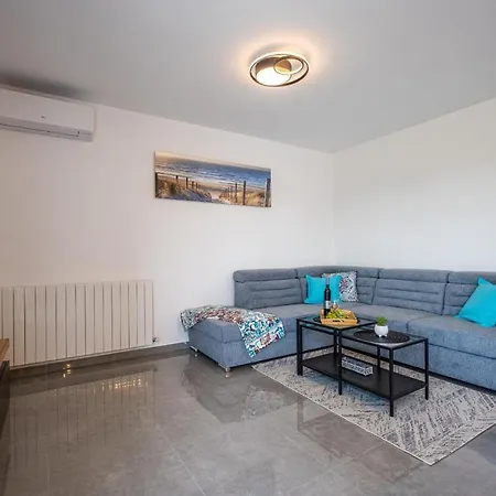 Domus Alba Apartments Pula Exterior photo
