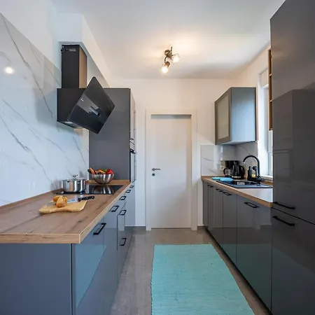 Domus Alba Apartments Pula Exterior photo