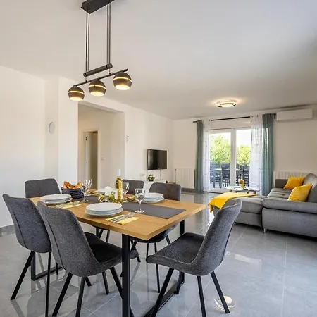 Domus Alba Apartments Pula Exterior photo