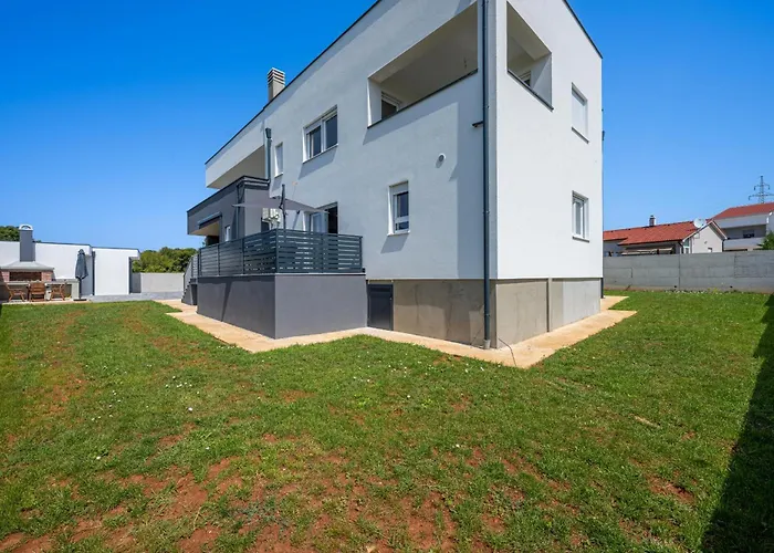 Domus Alba Apartments